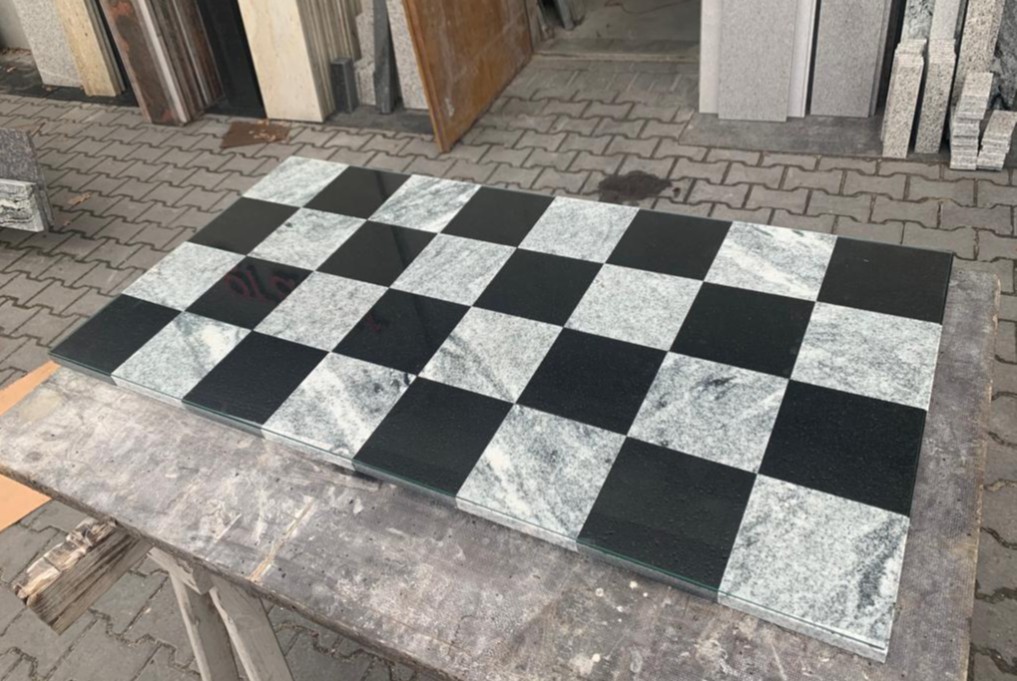 Płyty dekoracyjne z odpadów  kamieni naturalnych